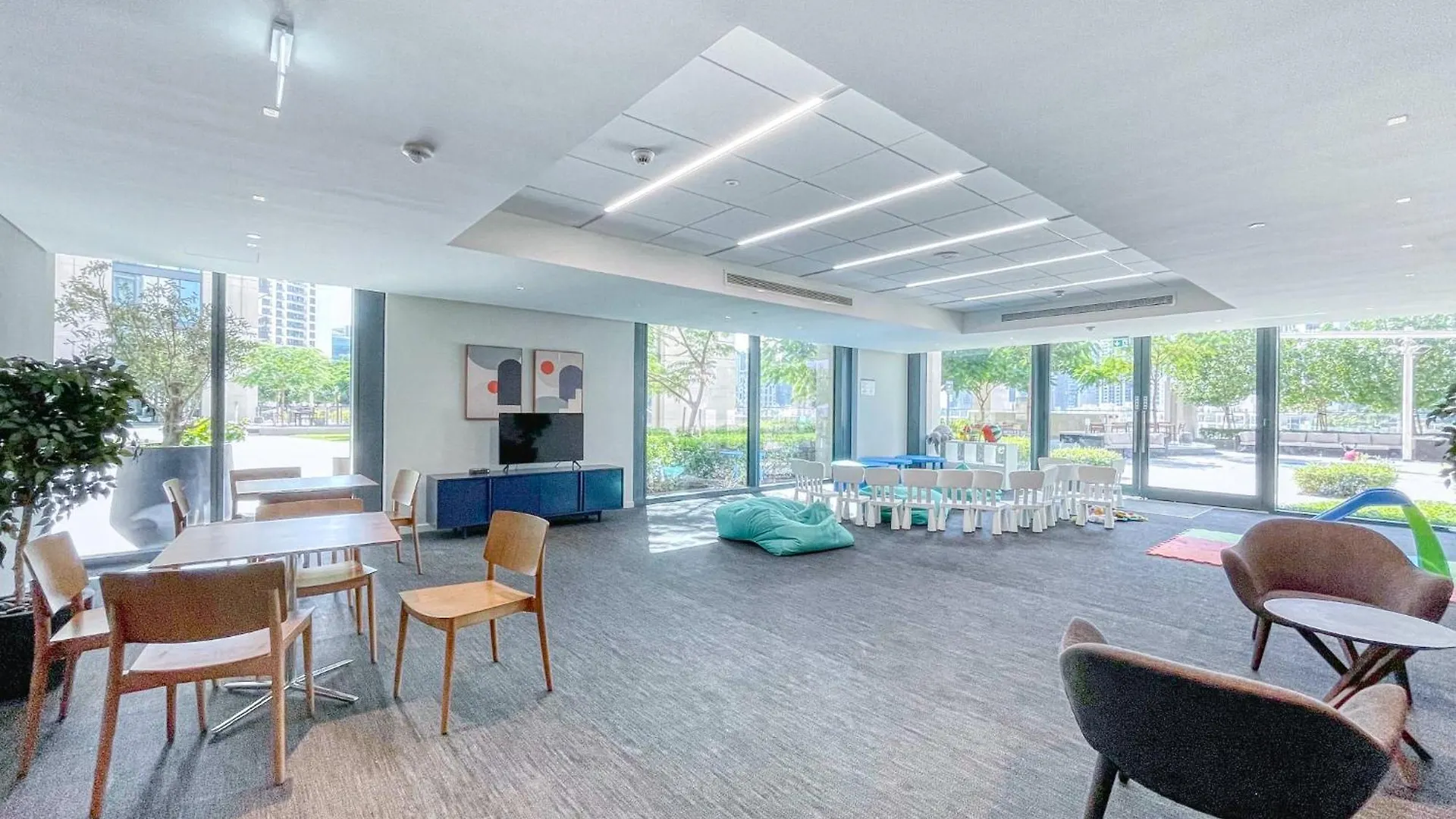 The Smart Concierge - Boulevard Heights Dubai Apartment